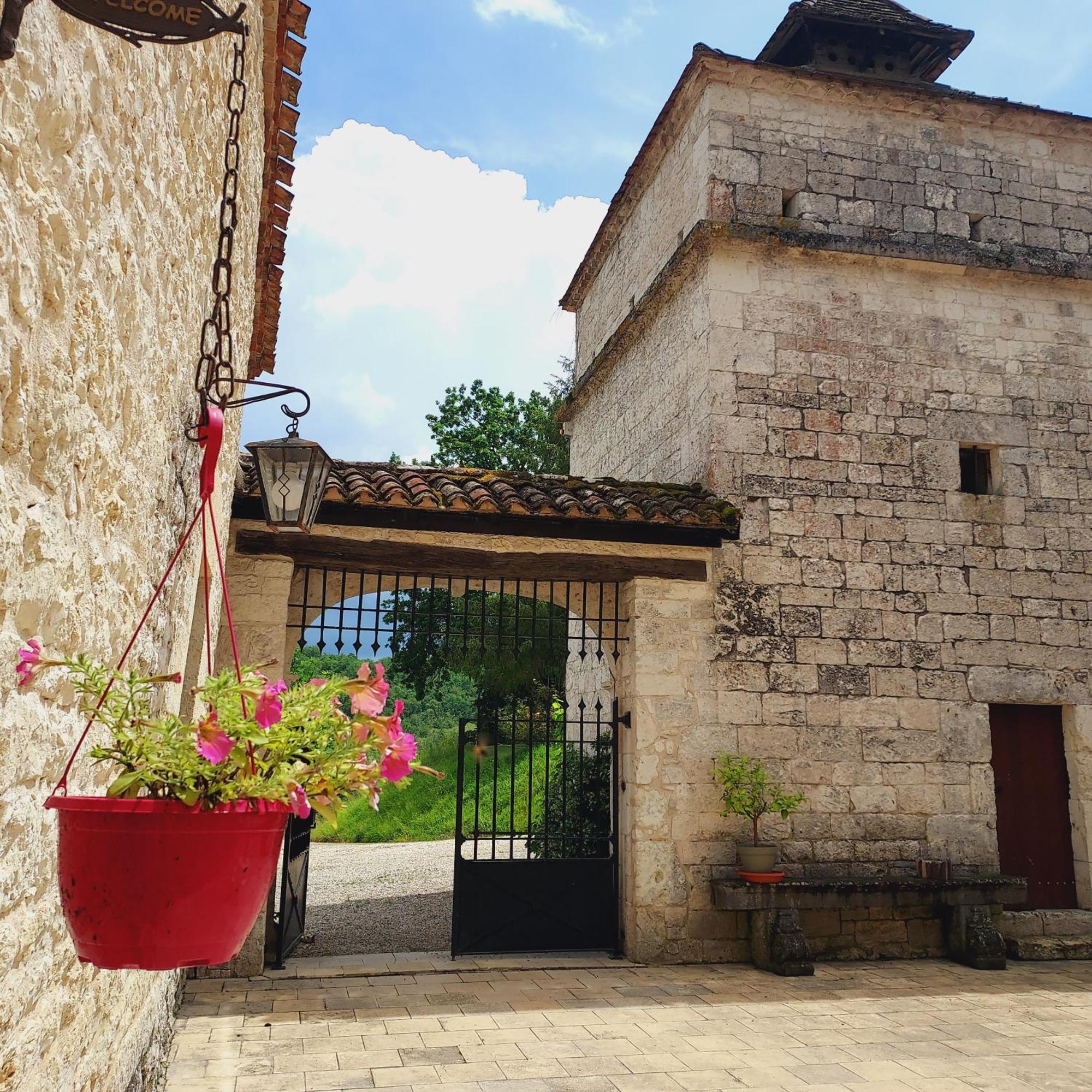 Manoir Le Moulinal47 - Vue Panoramique Hotel Courbiac ภายนอก รูปภาพ